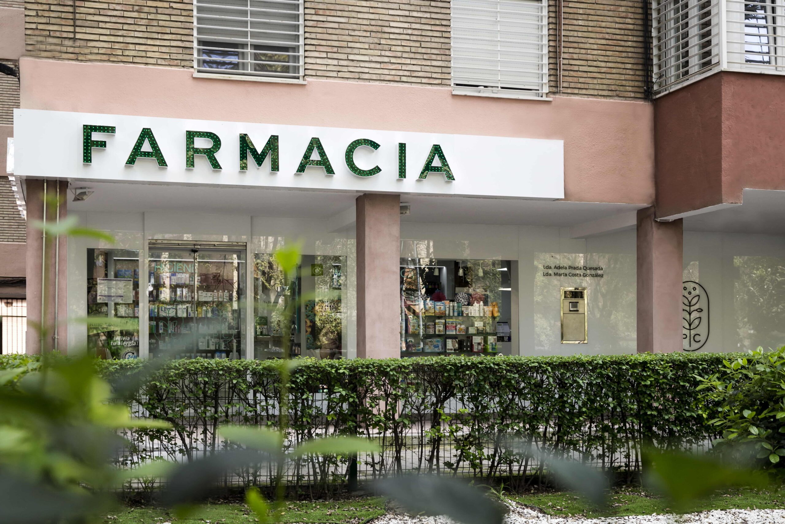 Farmacia Prada + Costa | Kaulak Estudio